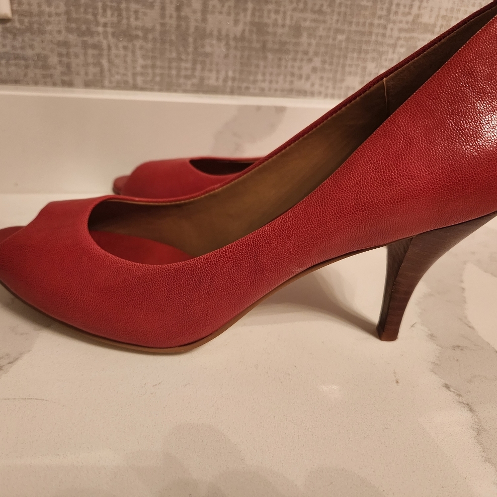 BANANA REPUBLIC JANA PEEP TOE 3 1/4" HEELS RED LEATHER - NEW IN BOX